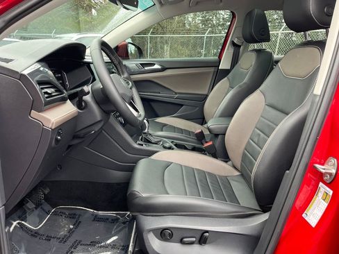 Certified 2023 Volkswagen Taos SEL image 17