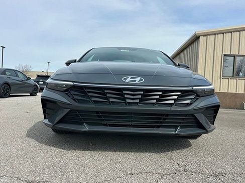 New 2026 Hyundai Elantra Sport FWD image 11