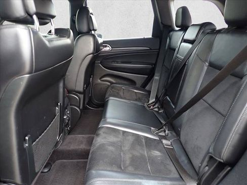 Used 2018 Jeep Grand Cherokee Altitude AWD/4WD image 9