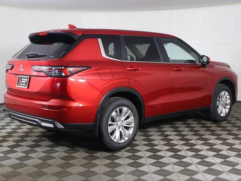 New 2026 Mitsubishi Outlander ES image 11