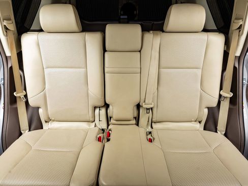 Used 2013 Lexus GX 460 image 35