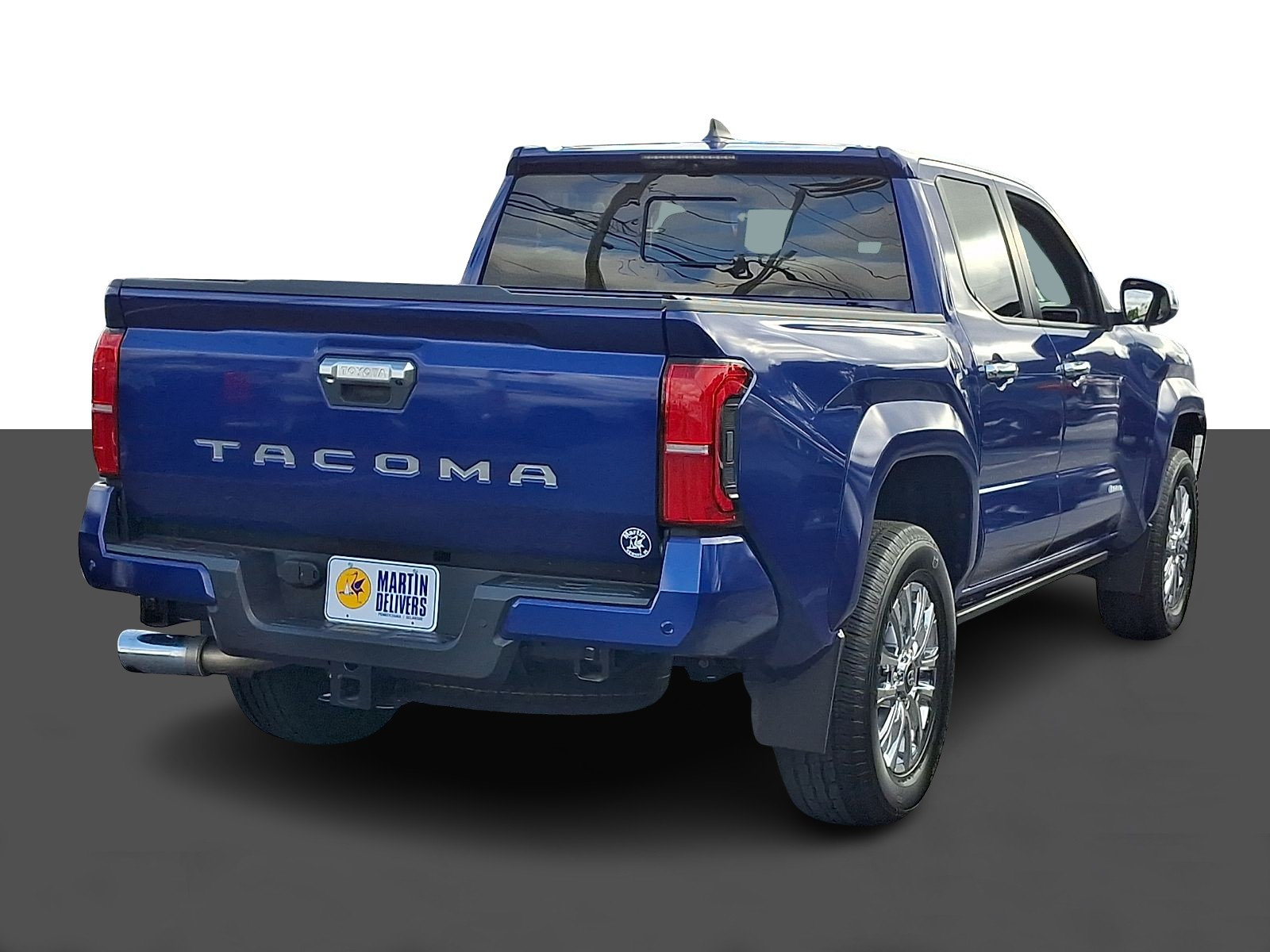 Used 2024 Toyota Tacoma Limited w/ Limited Package (LT) AWD/4WD image 7