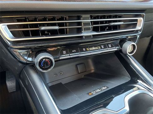 Used 2025 Chevrolet Traverse Z71 image 31