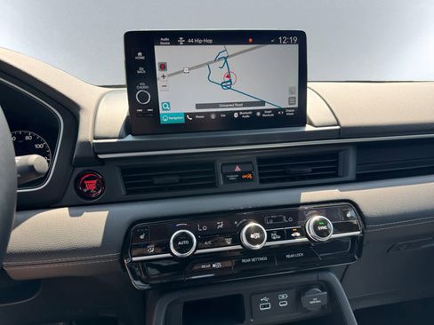 New 2025 Honda Pilot Touring image 15