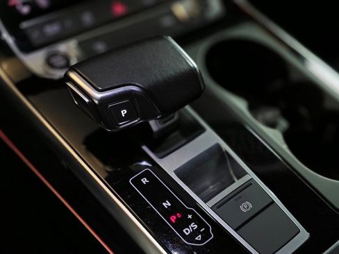 Used 2021 Audi Q8 Premium Plus image 20