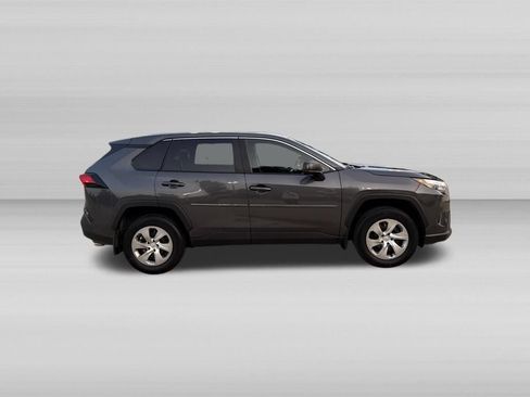 Used 2023 Toyota RAV4 LE AWD/4WD image 5