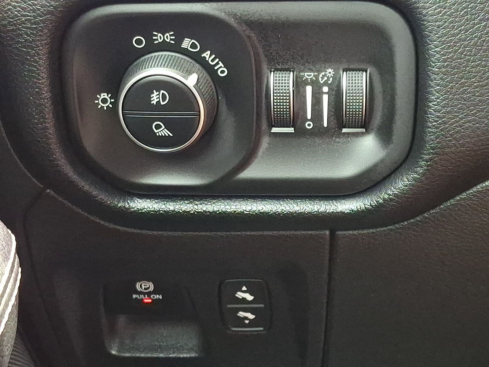 Used 2022 RAM 1500 Laramie AWD/4WD image 27