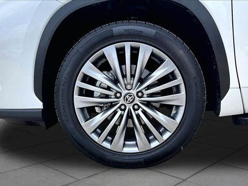 Used 2021 Toyota Highlander Platinum FWD image 11