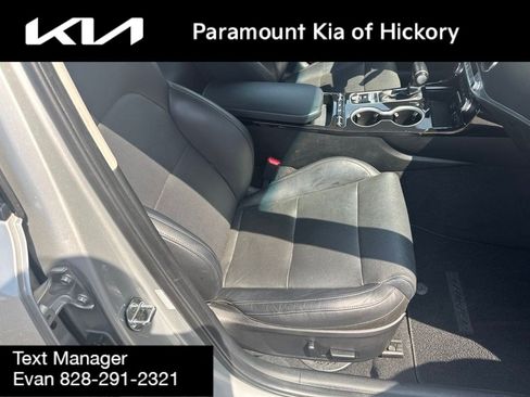 Used 2018 Kia Stinger Premium RWD image 12