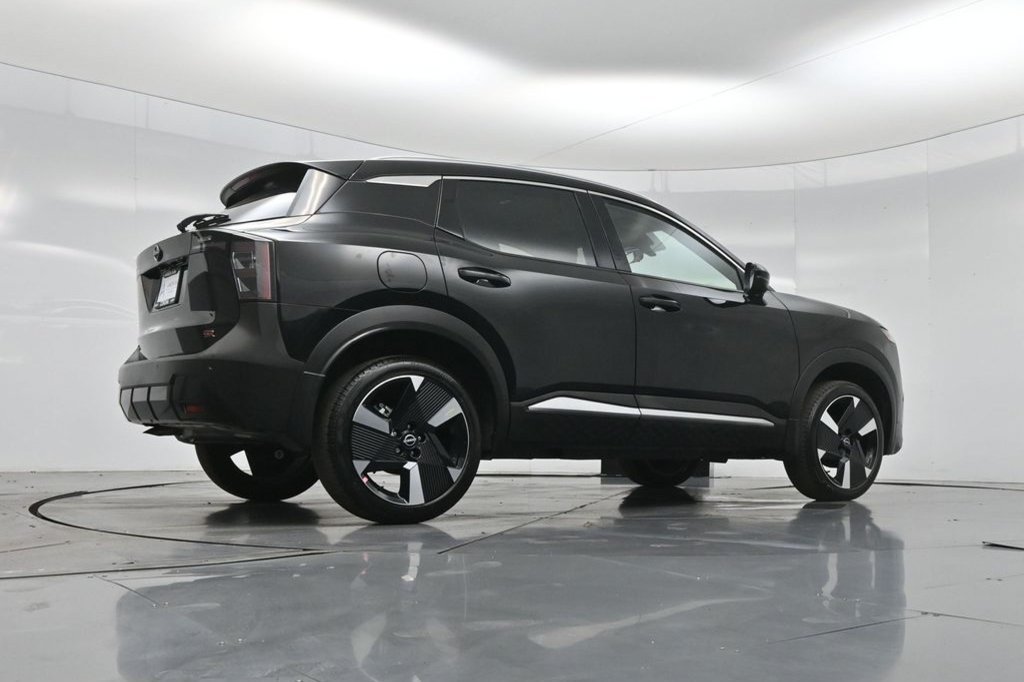 Used 2026 Nissan Kicks SR FWD image 19