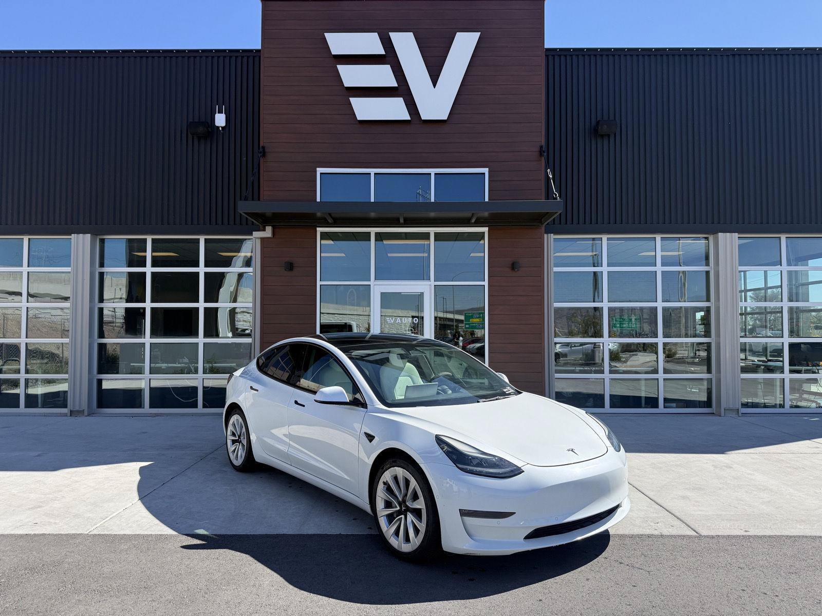 Used 2022 Tesla Model 3 Long Range AWD/4WD image 1