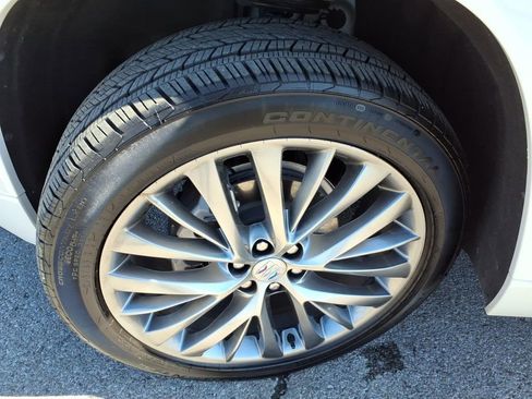 Used 2025 Buick Enclave Avenir w/ Super Cruise Package FWD image 23