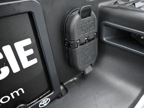 Used 2024 RAM 3500 Big Horn AWD/4WD image 46