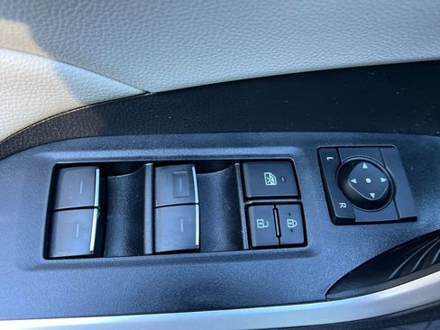 Used 2024 Toyota RAV4 XLE w/ Convenience Package image 12