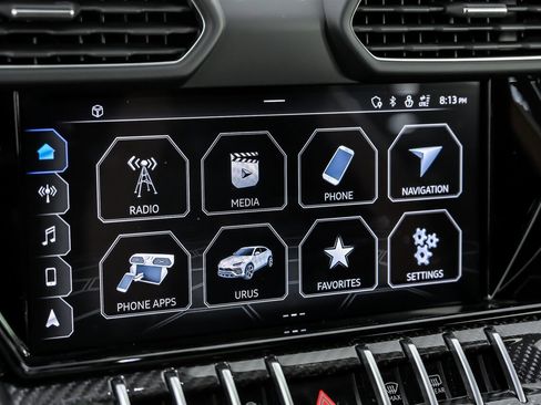 Used 2022 Lamborghini Urus image 38