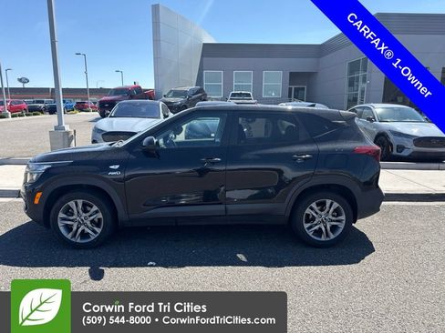 Used 2021 Kia Seltos LX AWD/4WD image 6