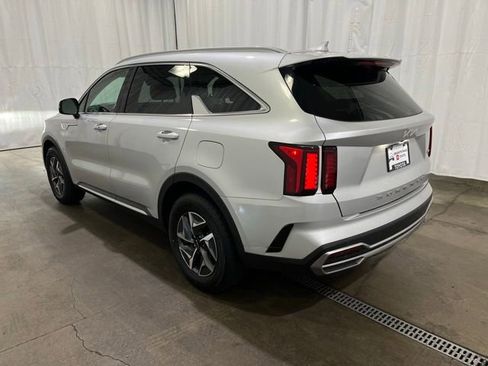 Used 2022 Kia Sorento S FWD image 5
