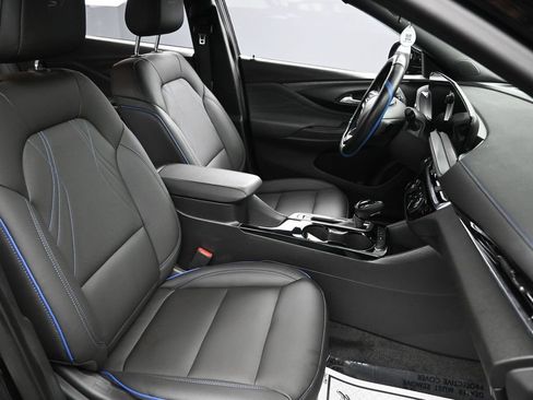 Used 2024 Buick Envista Sport Touring w/ Convenience I Package FWD image 28