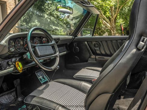 Used 1988 Porsche 911 Carrera RWD image 40