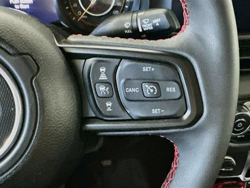 Used 2024 Jeep Gladiator Rubicon w/ Convenience Group AWD/4WD image 26