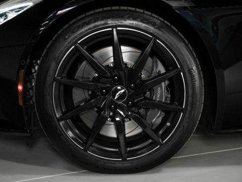 Used 2018 Aston Martin DB11 V12 image 17