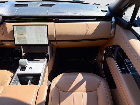 Used 2024 Land Rover Range Rover Long Wheelbase Autobiography AWD/4WD image 18