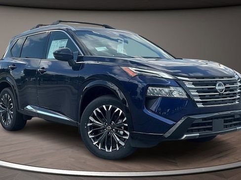 Certified 2025 Nissan Rogue Platinum w/ Platinum Premium Package image 2