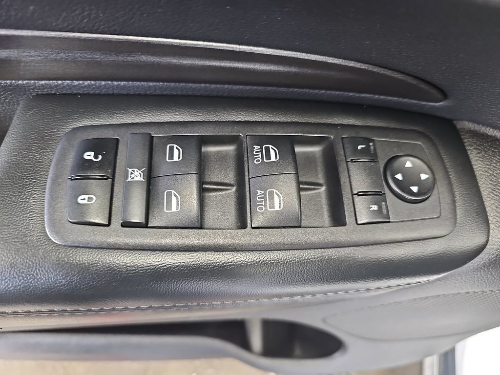 Used 2023 Dodge Durango SXT RWD image 25