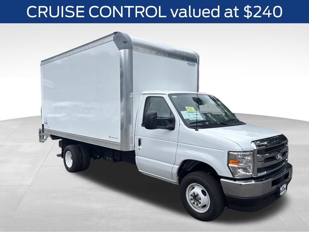 New 2027 Ford E-450 and Econoline 450 Super Duty w/ Interior Upgrade Package RWD image 9