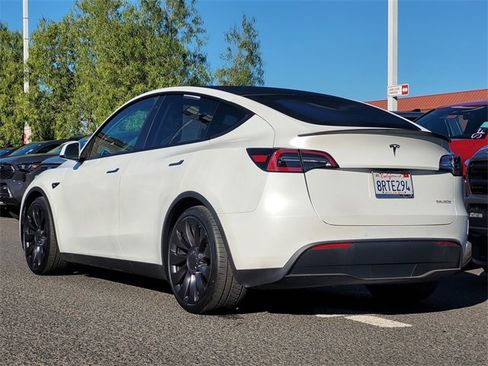 Used 2020 Tesla Model Y Performance image 8