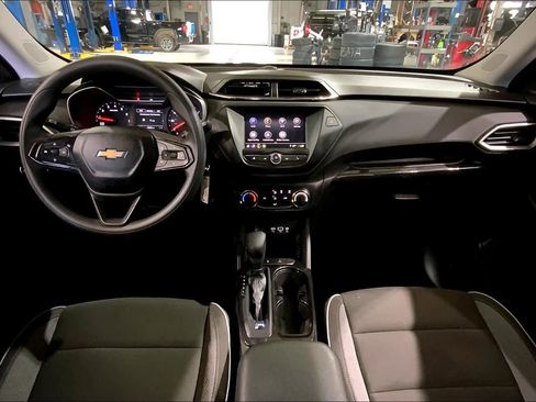 Used 2021 Chevrolet TrailBlazer LS image 16