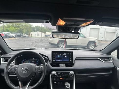 Used 2021 Toyota RAV4 XSE w/ XSE Grade Weather Package AWD/4WD image 10