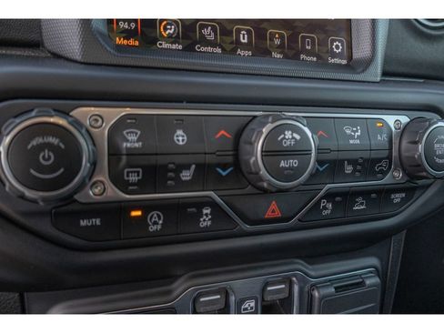 Used 2021 Jeep Gladiator Overland AWD/4WD image 25