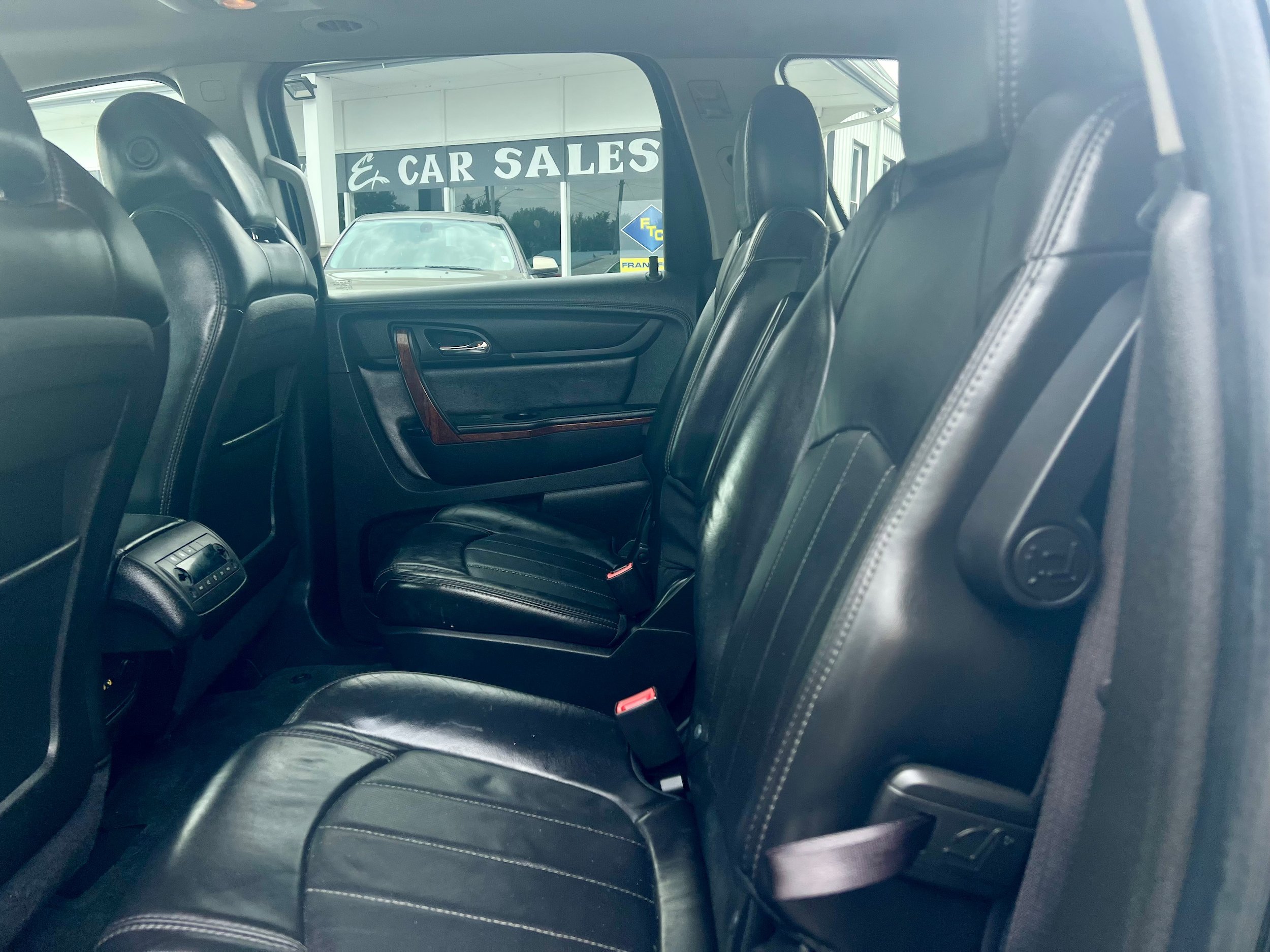 Used 2014 Chevrolet Traverse LTZ AWD/4WD image 11