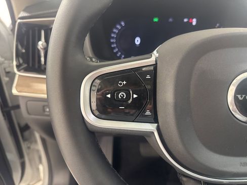 Used 2025 Volvo XC90 B6 Plus AWD/4WD image 9