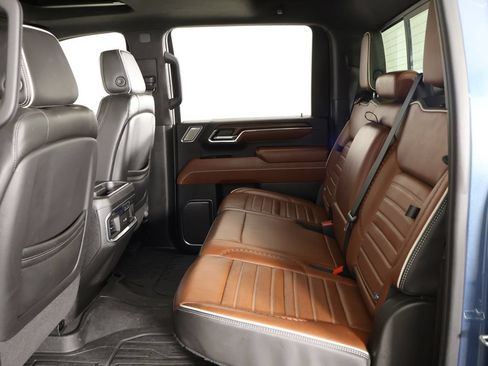 Used 2024 GMC Sierra 2500 Denali Ultimate AWD/4WD image 43