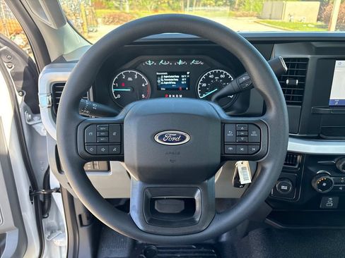 New 2026 Ford F350 XL w/ 360-Degree Camera Package RWD image 16