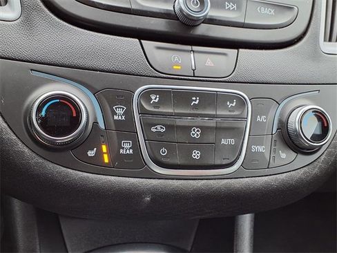 Used 2023 Chevrolet Malibu LT image 7