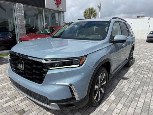 Used 2024 Honda Pilot Elite image 3
