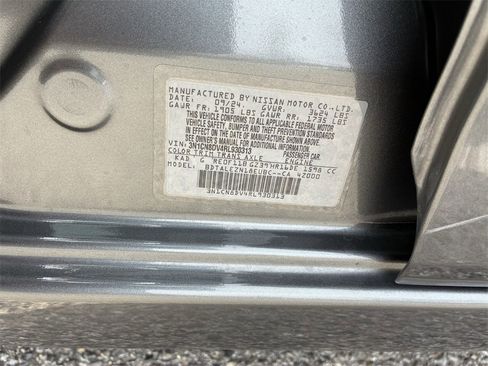 Used 2024 Nissan Versa S w/ S Plus Package image 38