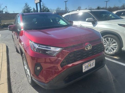 Used 2022 Toyota RAV4 XLE Premium AWD/4WD image 2