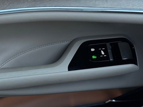 Certified 2025 Volvo EX90 Plus image 24