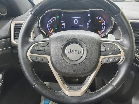 Used 2015 Jeep Grand Cherokee Overland w/ Advanced Technology Group AWD/4WD image 12