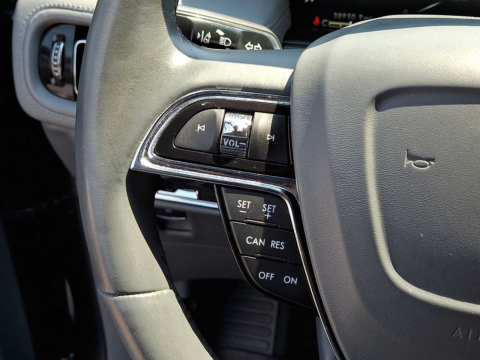 Used 2022 Lincoln Nautilus Reserve AWD/4WD image 21