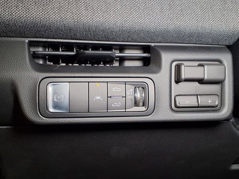 Used 2026 GMC Sierra EV Elevation image 17