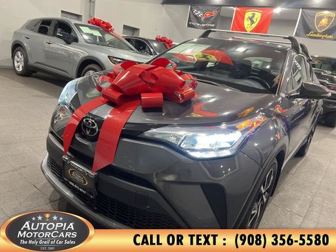 Used 2022 Toyota C-HR XLE FWD image 31