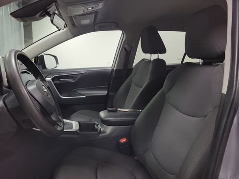 Used 2025 Toyota RAV4 XLE AWD/4WD image 15