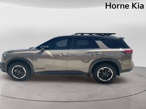 Used 2024 Nissan Pathfinder Rock Creek AWD/4WD image 6