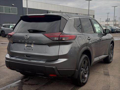 New 2026 Nissan Rogue SV image 5