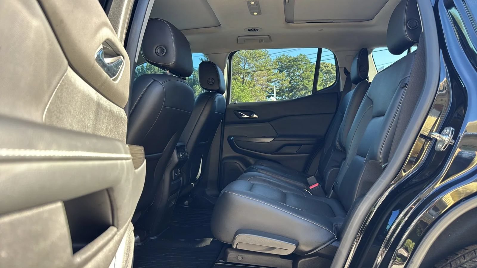 Used 2019 GMC Acadia SLT FWD image 16